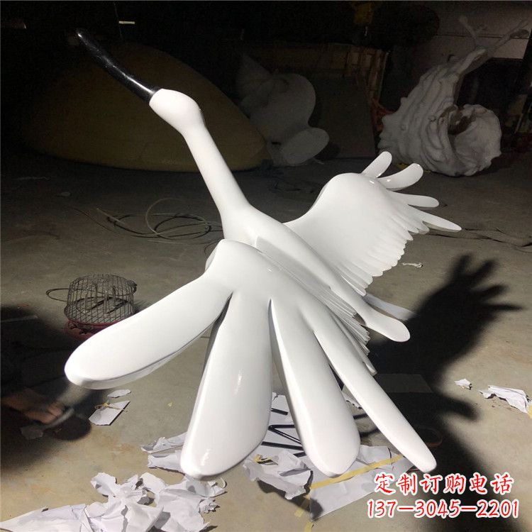 河南精致的不锈钢丹顶鹤雕塑