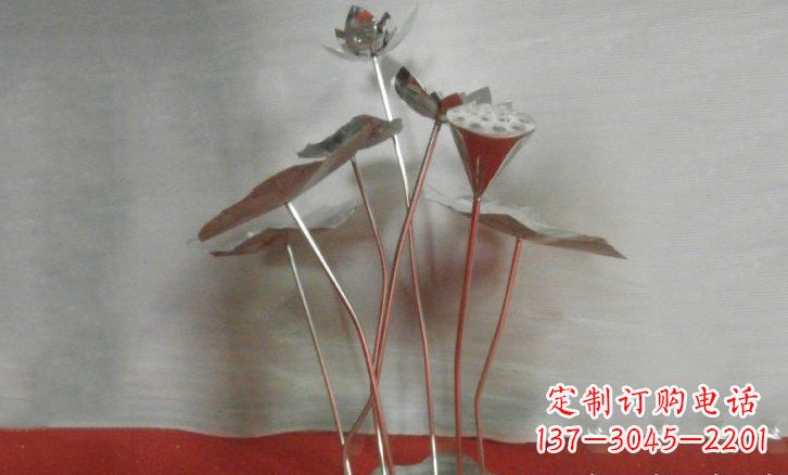 河南不锈钢锻造的荷叶雕塑