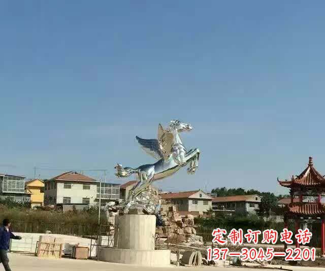 河南不锈钢飞马雕塑象征勇气与美丽