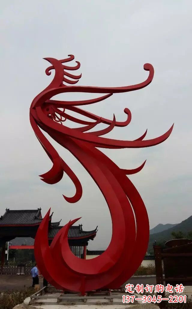 河南凤凰雕塑象征着和平与繁荣
