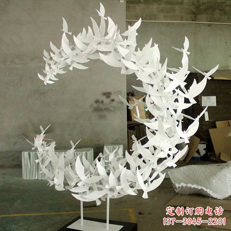 河南不锈钢鸽子翱翔的象征