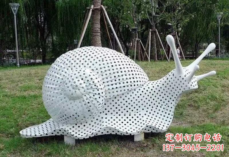 河南不锈钢公园里的蜗牛雕塑
