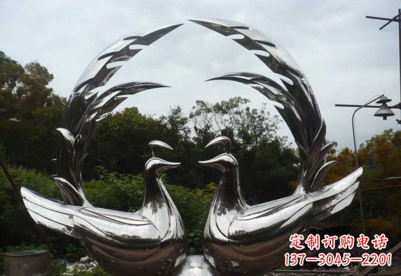河南不锈钢孔雀雕塑精致美丽的艺术品
