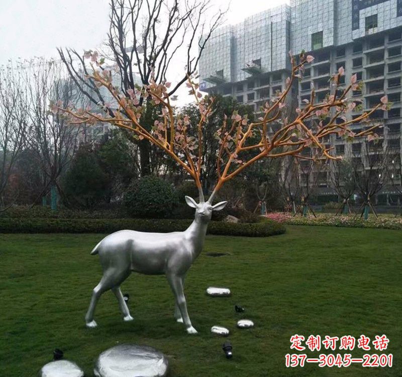 河南不锈钢公园的梅花鹿雕塑