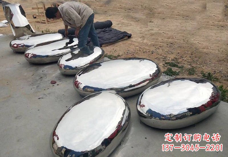 河南不锈钢鹅卵石雕塑精美外形给人以美的感受
