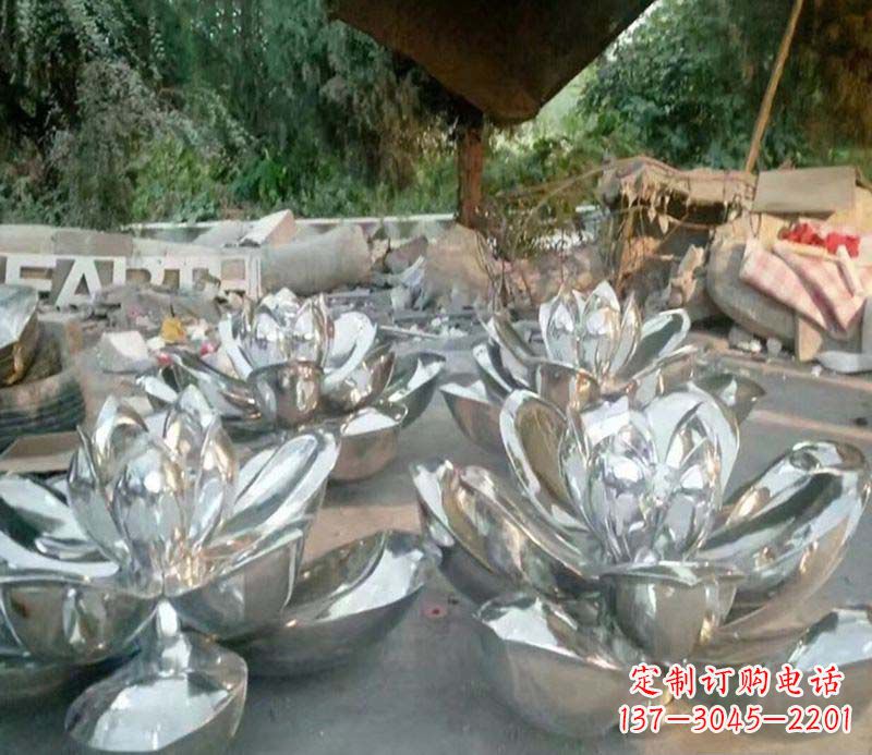 河南不锈钢荷花雕塑给公园带来灿烂美景