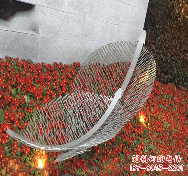河南不锈钢公园镂空树叶雕塑——精致艺术品