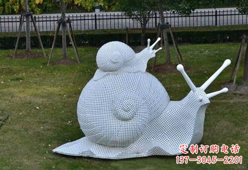 河南不锈钢公园的“母子蜗牛”雕塑