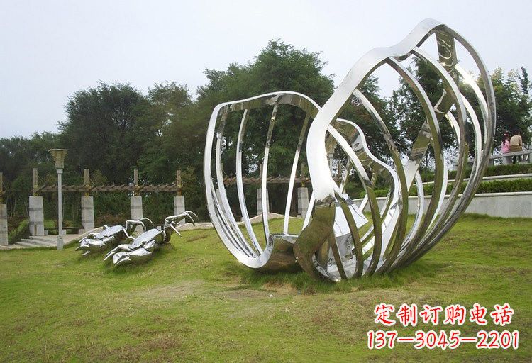 河南不锈钢公园里的贝壳雕塑