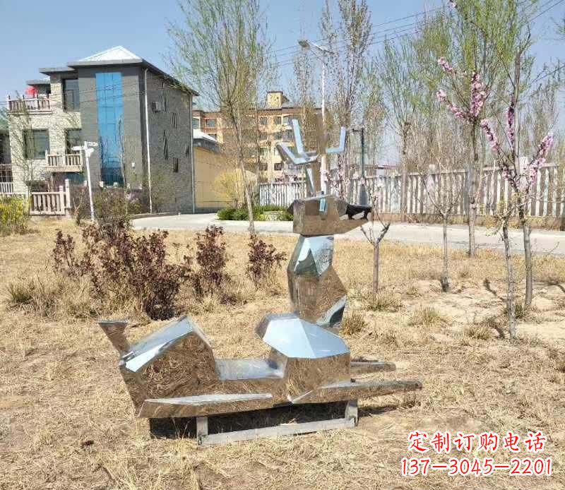 河南不锈钢公园小鹿雕塑给公园带来温馨气息