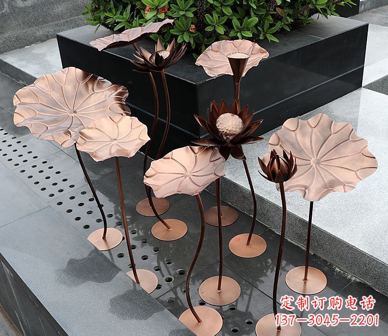河南不锈钢古铜色荷花雕塑1
