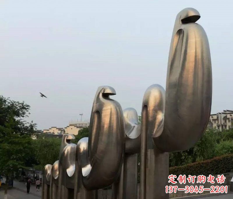 河南不锈钢骆驼雕塑给城市增添新魅力