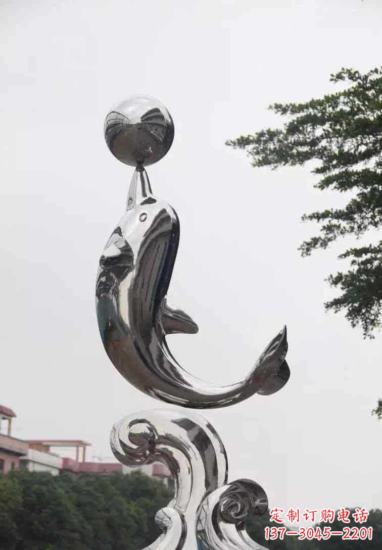 河南海豚雕塑增添不锈钢广场的魅力