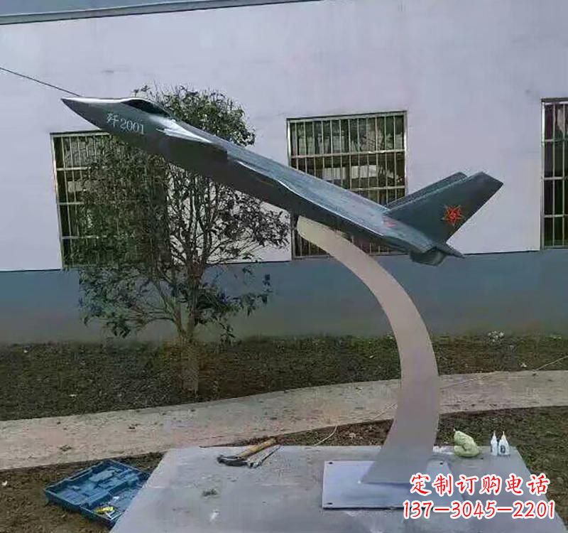 河南不锈钢飞机雕塑——极致精美的艺术品