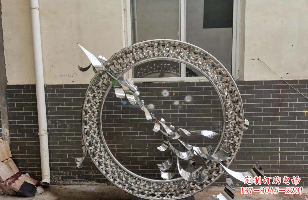 河南“不锈钢广场飞鸽圆环雕塑”精美的艺术品