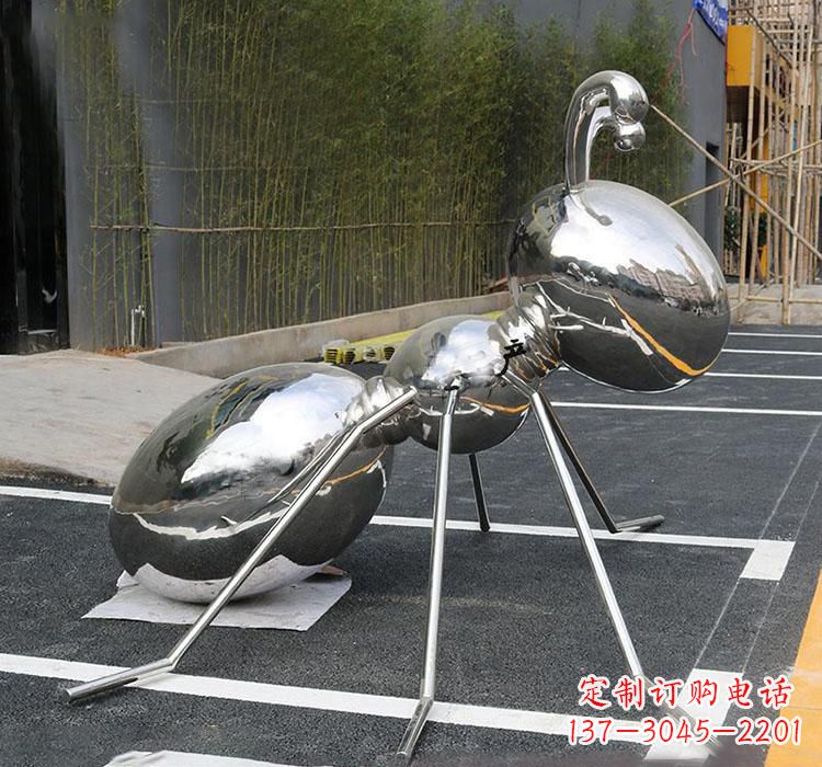 河南不锈钢蚂蚁雕塑——象征力量与智慧