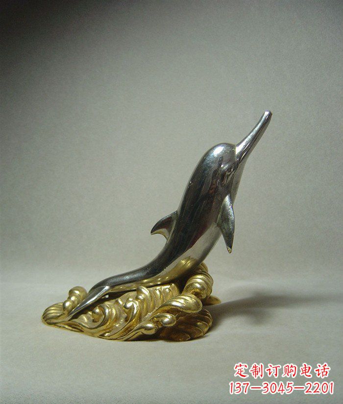河南海豚雕塑艺术的海洋之美