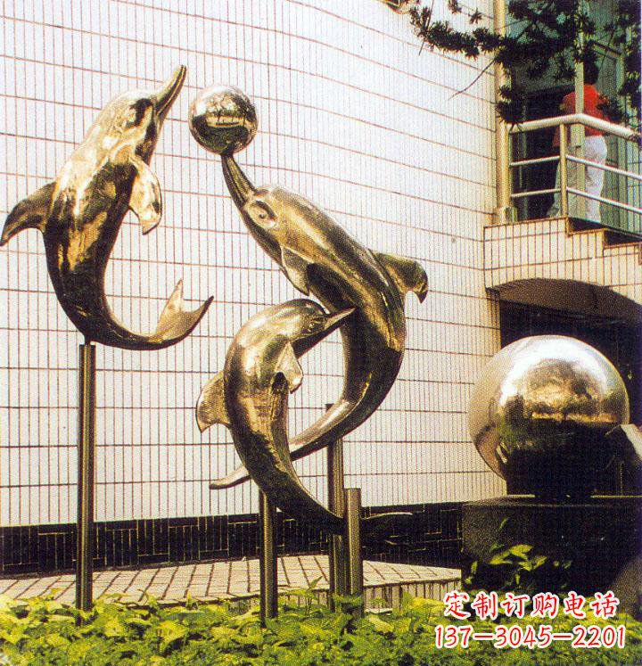 河南海豚跃动的校园雕塑