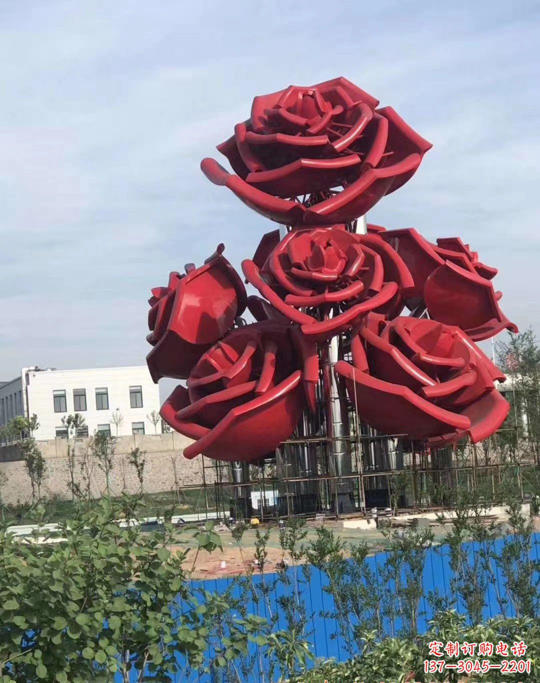 河南不锈钢玫瑰雕塑象征爱与美