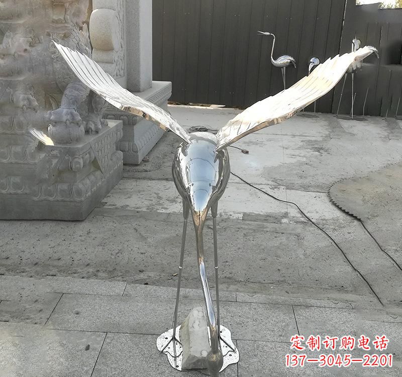 河南不锈钢仙鹤雕塑美丽与坚固并存