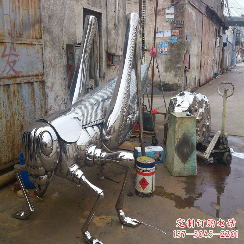 河南不锈钢蝗虫蚂蚱雕塑
