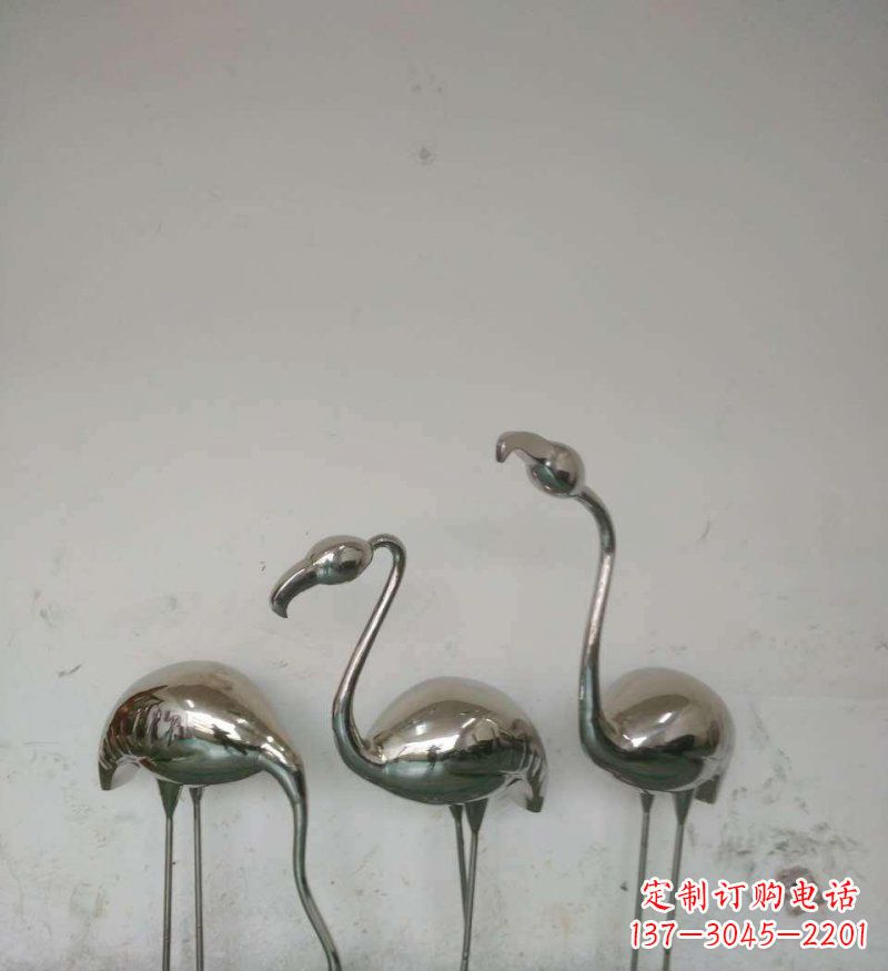 河南不锈钢火烈鸟雕塑把自然之美带入公园