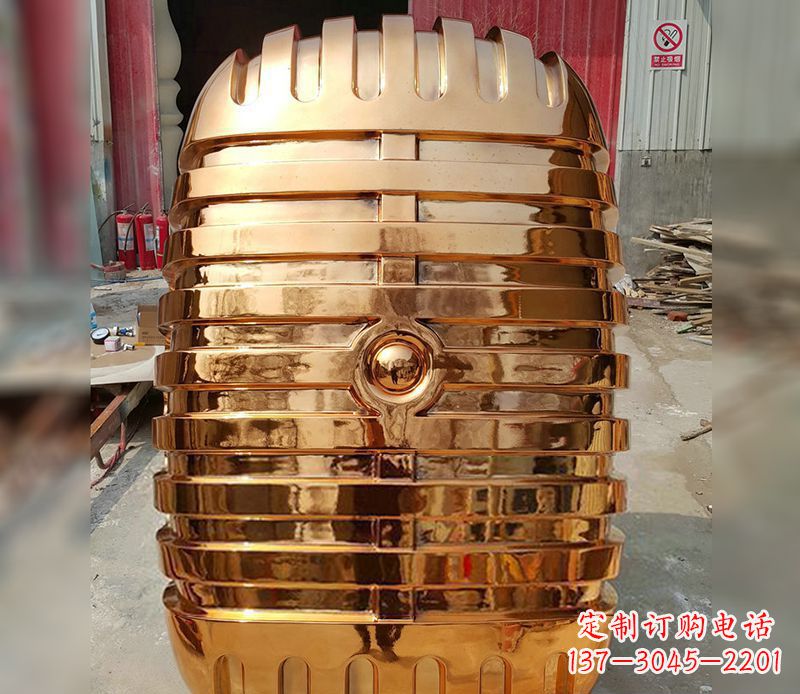 河南精美不锈钢话筒雕塑