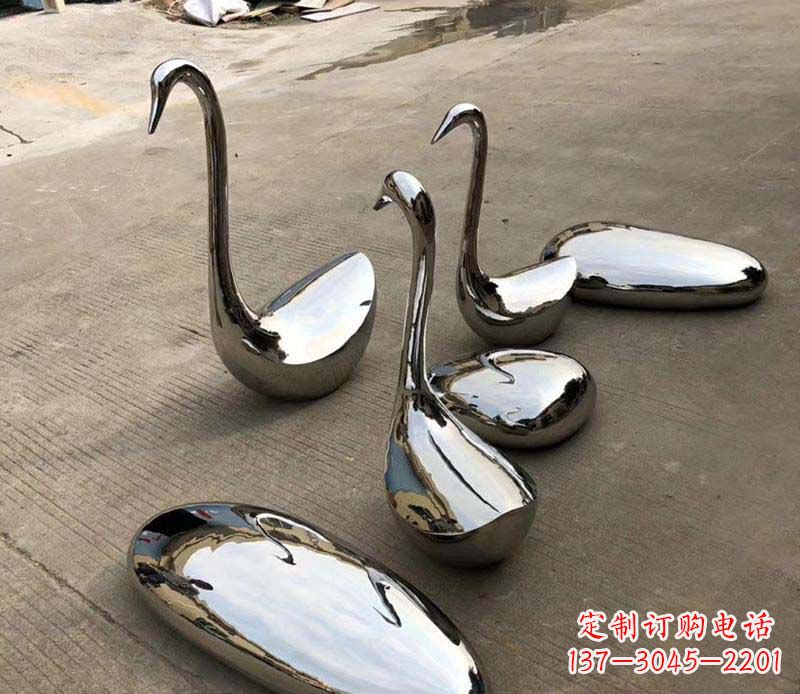 河南精美绝伦的鹅卵石雕塑