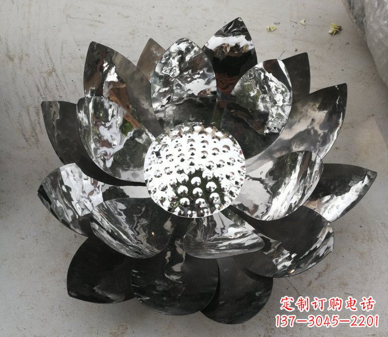 河南不锈钢镜面的荷花雕塑——彰显美丽与恬静