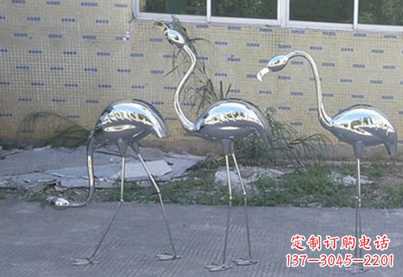 河南不锈钢火烈鸟雕塑给人以美好的视觉享受