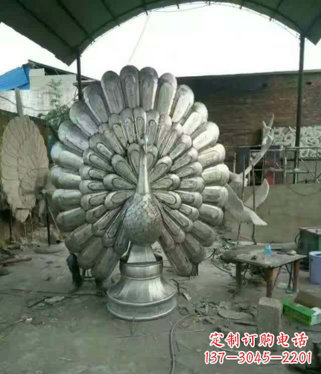 河南该孔雀雕塑