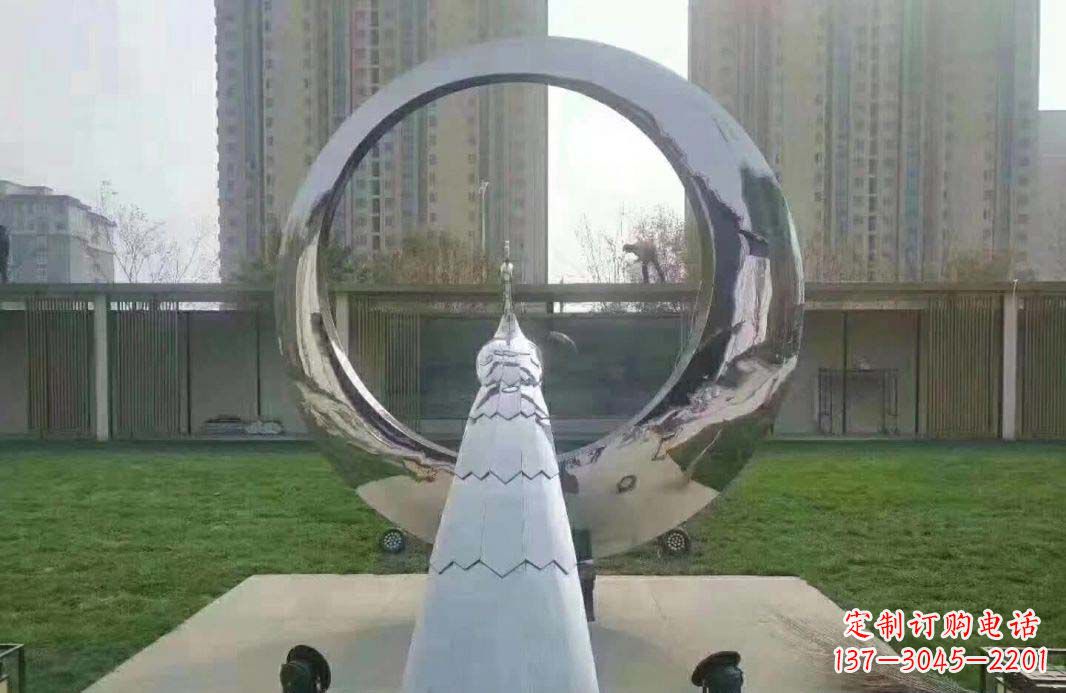 河南不锈钢孔雀圆环雕塑