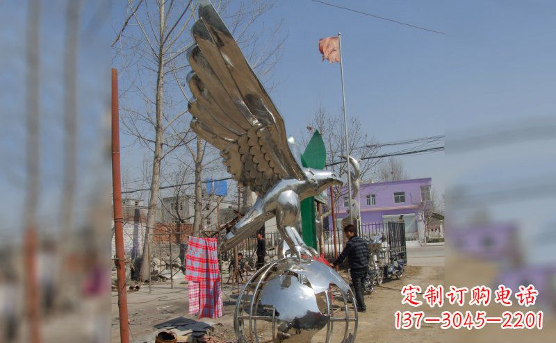 河南不锈钢老鹰雕塑2