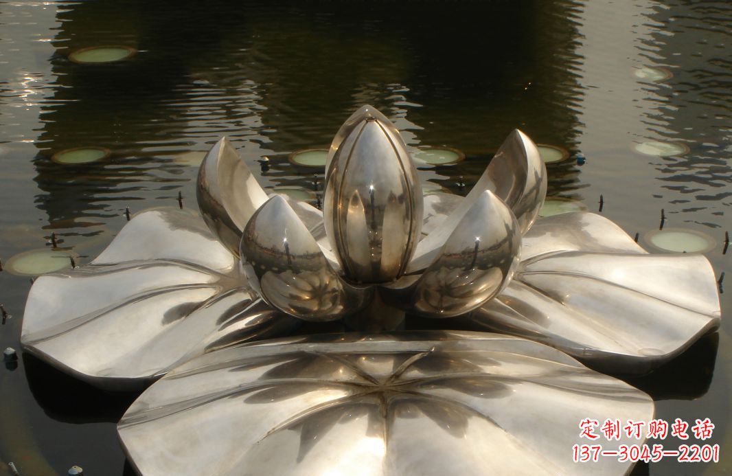 河南不锈钢莲花雕塑绚丽多彩的艺术之美