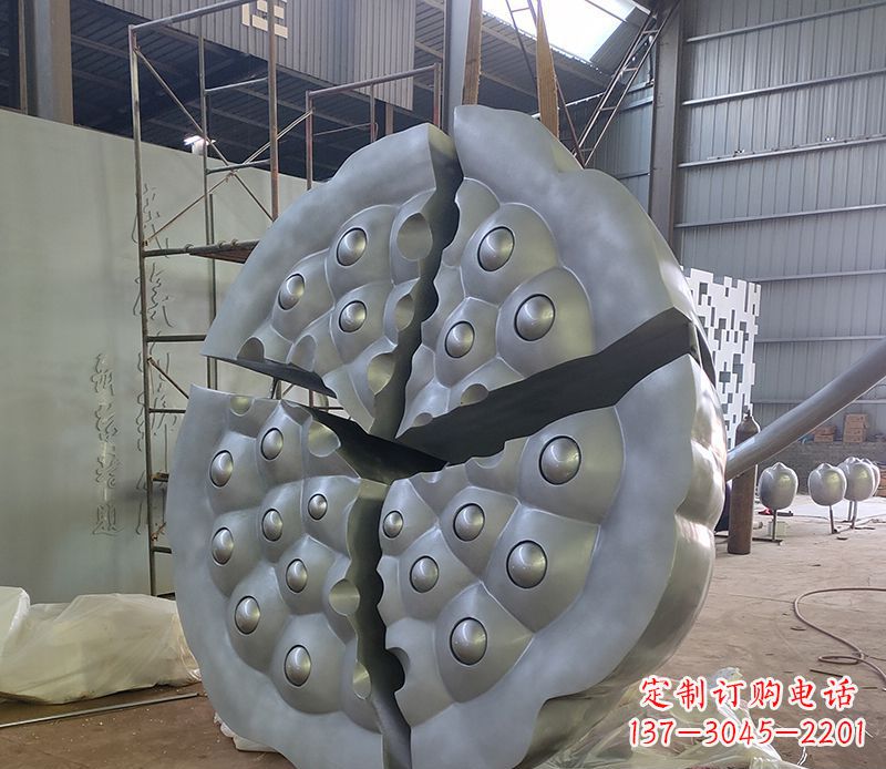 河南不锈钢莲蓬雕塑精美外形 引人入胜
