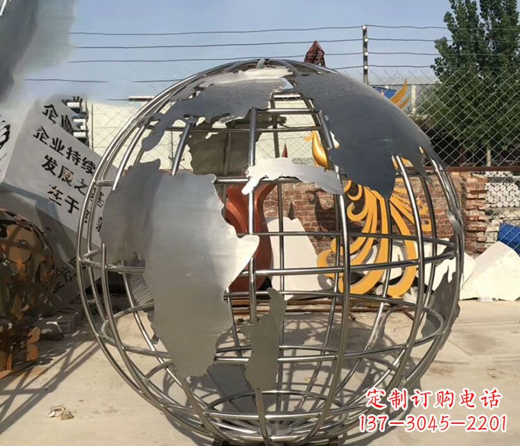 河南不锈钢镂空地球仪雕塑艺术技艺的精美体现