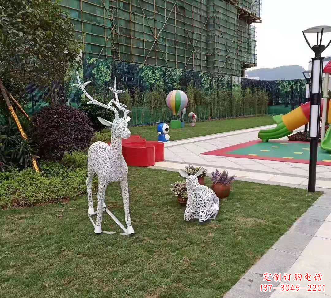 河南不锈钢梅花鹿雕塑点亮公园景观
