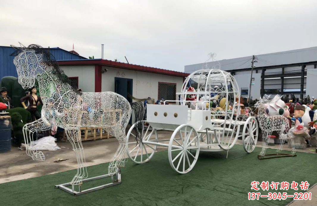 河南不锈钢镂空欧式马车雕塑精美造型点缀空间