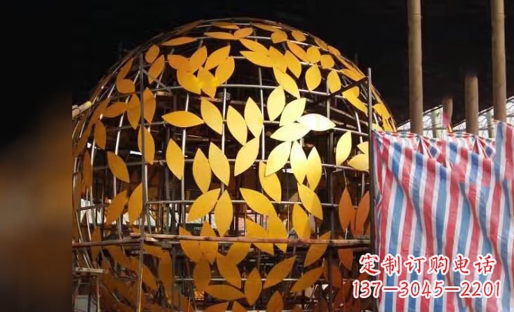 河南不锈钢镂空树叶雕塑——精美绝伦