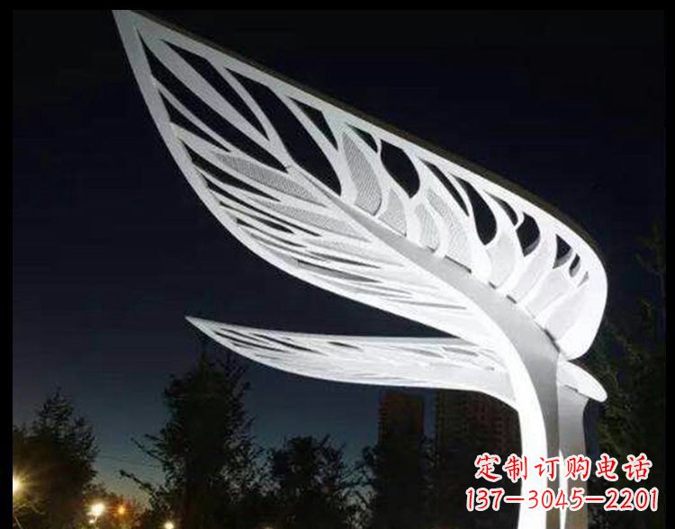 河南不锈钢镂空树叶雕塑点缀景观