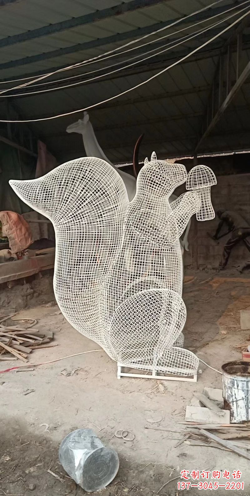 河南不锈钢松鼠雕塑精美的艺术作品