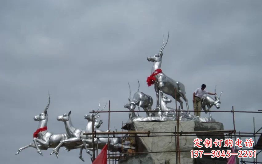 河南不锈钢动物雕塑——美丽宁静的自然之美