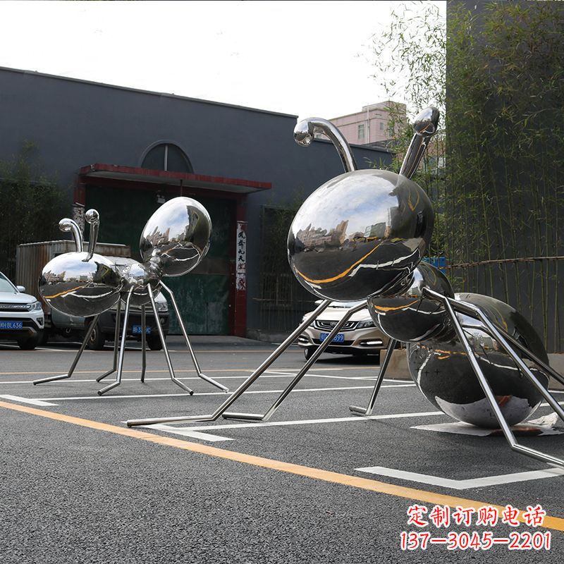 河南蚂蚁雕塑给城市街道带来活力