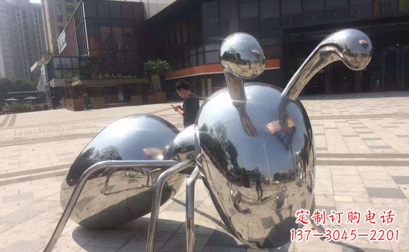 河南不锈钢蚂蚁雕塑精美而富有讽刺意味