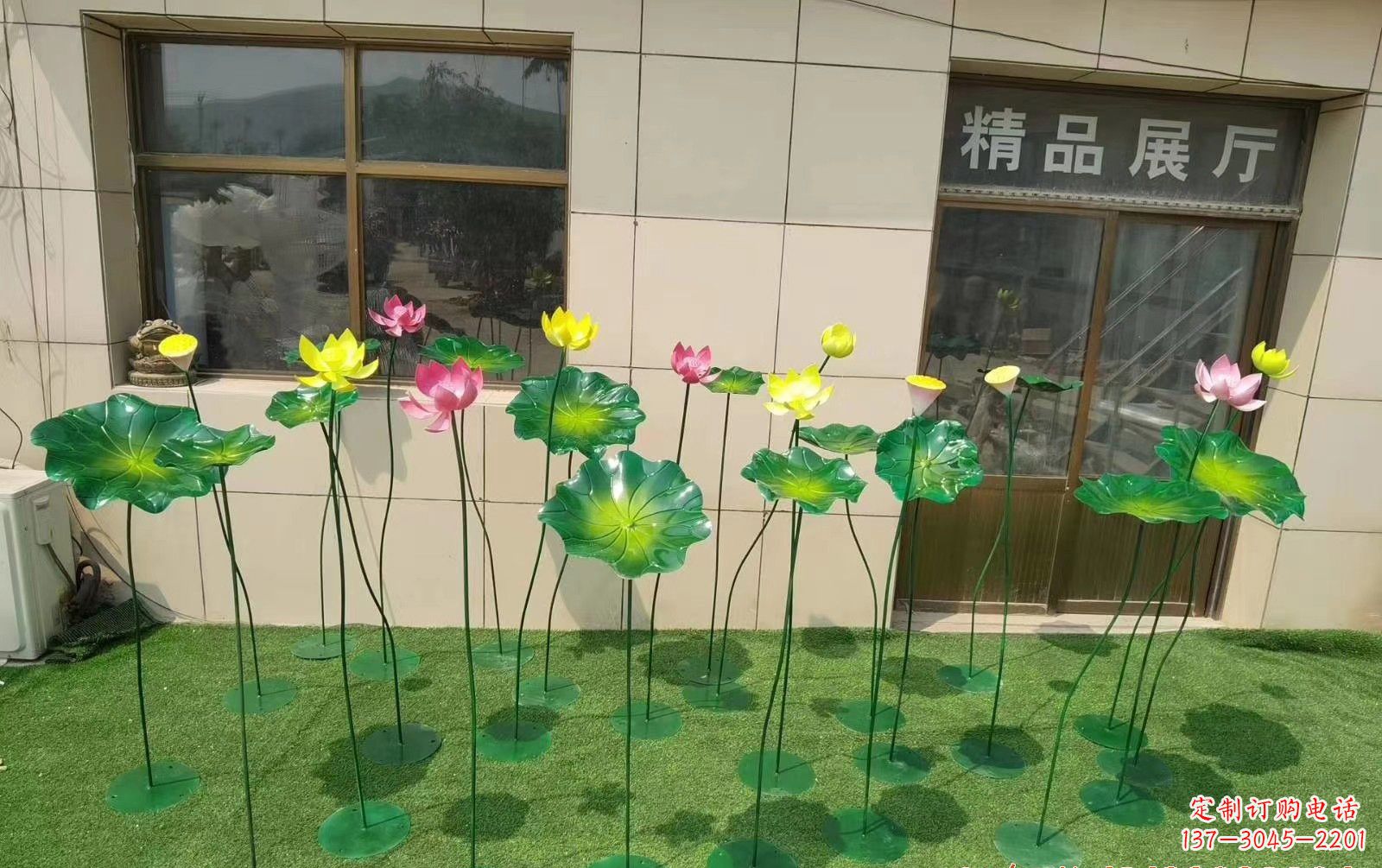 河南不锈钢荷花雕塑给景观增添美感