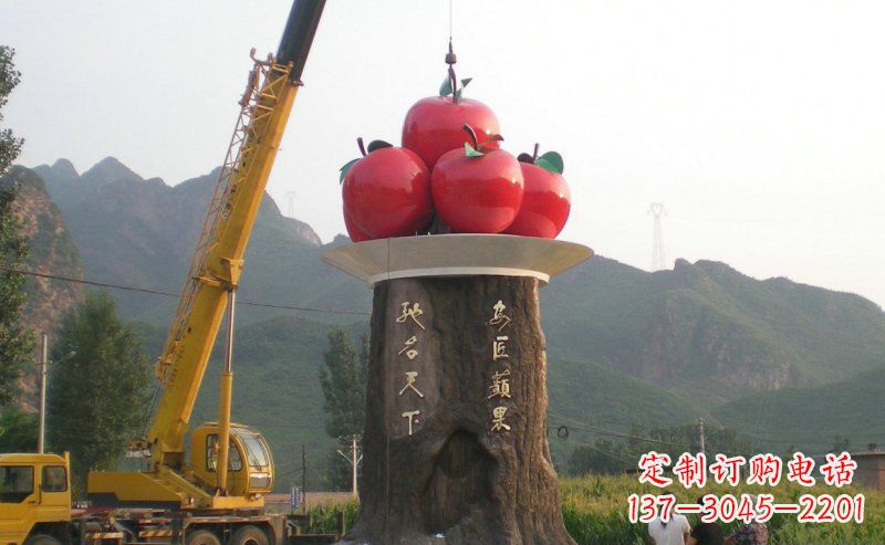 河南不锈钢苹果雕塑艺术与科技的结合