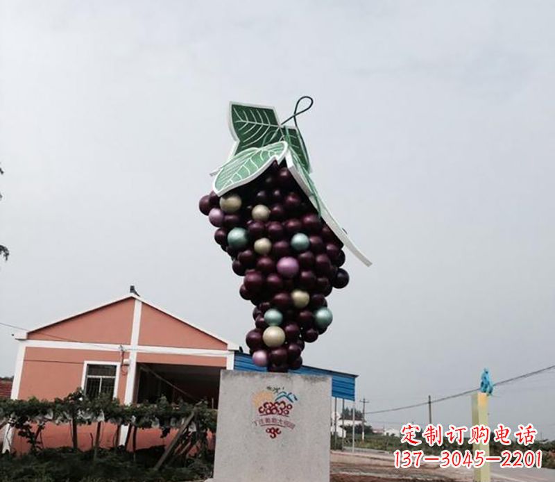 河南精美绝伦的不锈钢葡萄雕塑