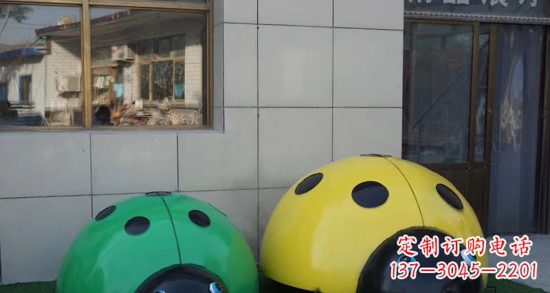 河南不锈钢瓢虫雕塑精致而富有艺术感