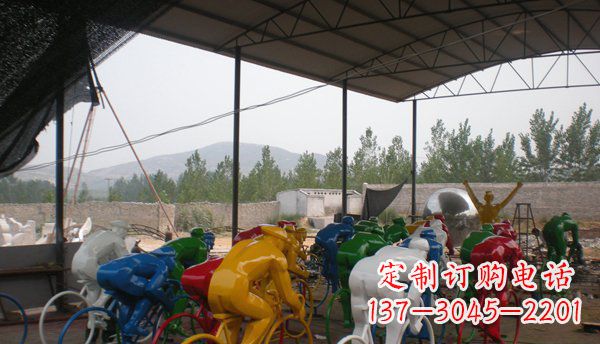 河南不锈钢骑自行车雕塑象征运动的艺术