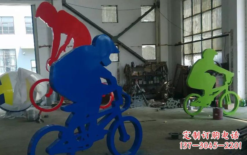河南不锈钢骑自行车的运动雕塑